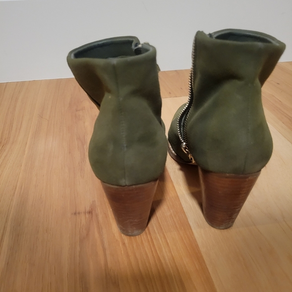 EUC Green suede heels - Picture 3 of 6